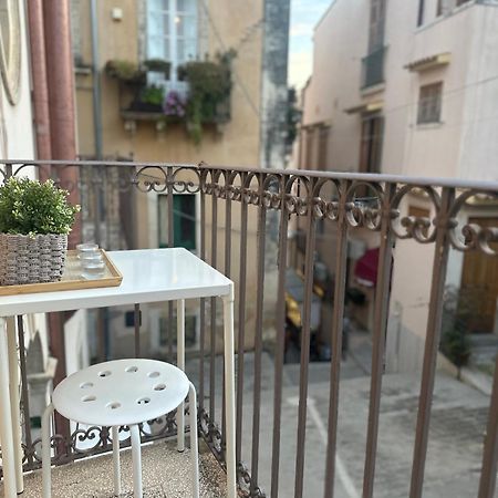 F Home Noto Eksteriør billede